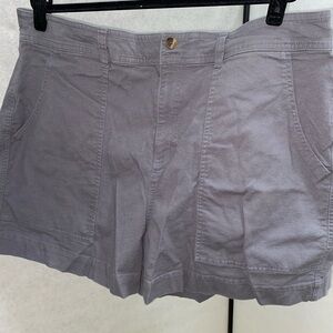 A NEW DAY CARGO SHORTS SIZE 18